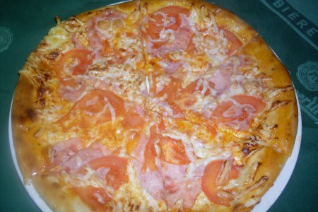 1. PIZZA PROSCIUITTO 99, -kč